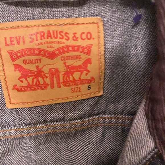Levi's Dark Y2K  Trucker Jacket with Brown Collar and Custom Patches - Picture 7 of 8